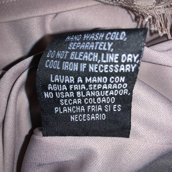 Chetta B Rose Lace overlay mini dress Dress Sz 16 bell sleeve Scalloped hem - Picture 9 of 9